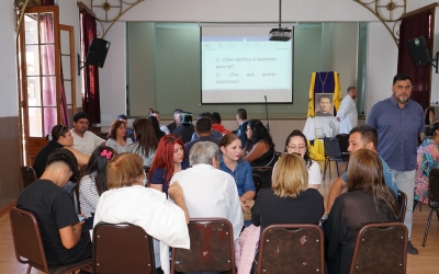 Más de 50 personas participaron de la Charla de Bautizos