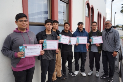 Reconocimiento a estudiantes destacados