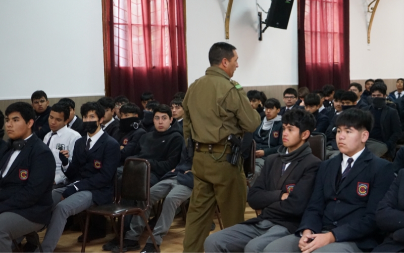 Charla de Carabineros sobre la Ley de Responsabilidad Penal Adolescente