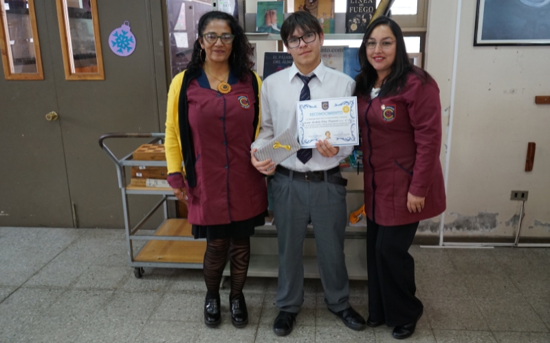 Javier Díaz recibió reconocimiento del CRA Domingo Savio como mejor lector